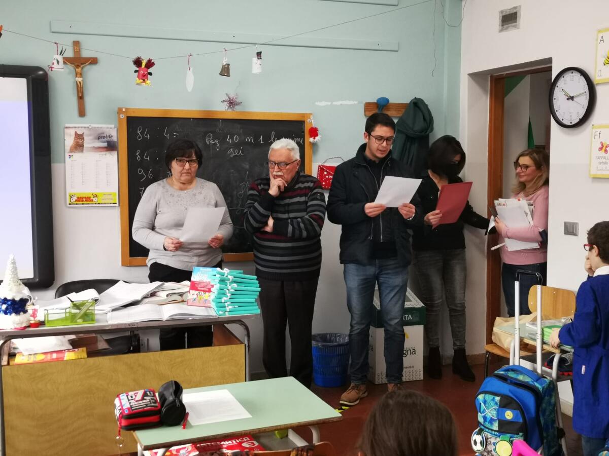 A Castelvenere “Babbo Natale” regala ai bambini della Scuola Primaria la Carta Costituzionale - 
