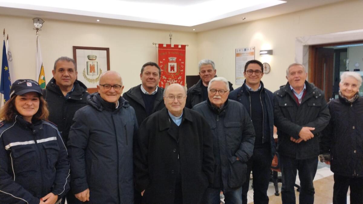 Il Vescovo Mazzafaro al Presepe vivente della Valle Telesina inscenato nel borgo di Castelvenere - 