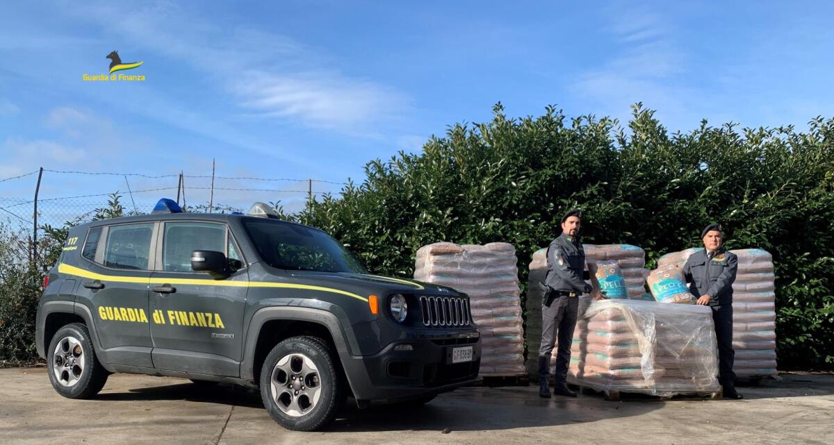 Guardia di Finanza dona alla Caritas 4 tonnellate di pellet - 