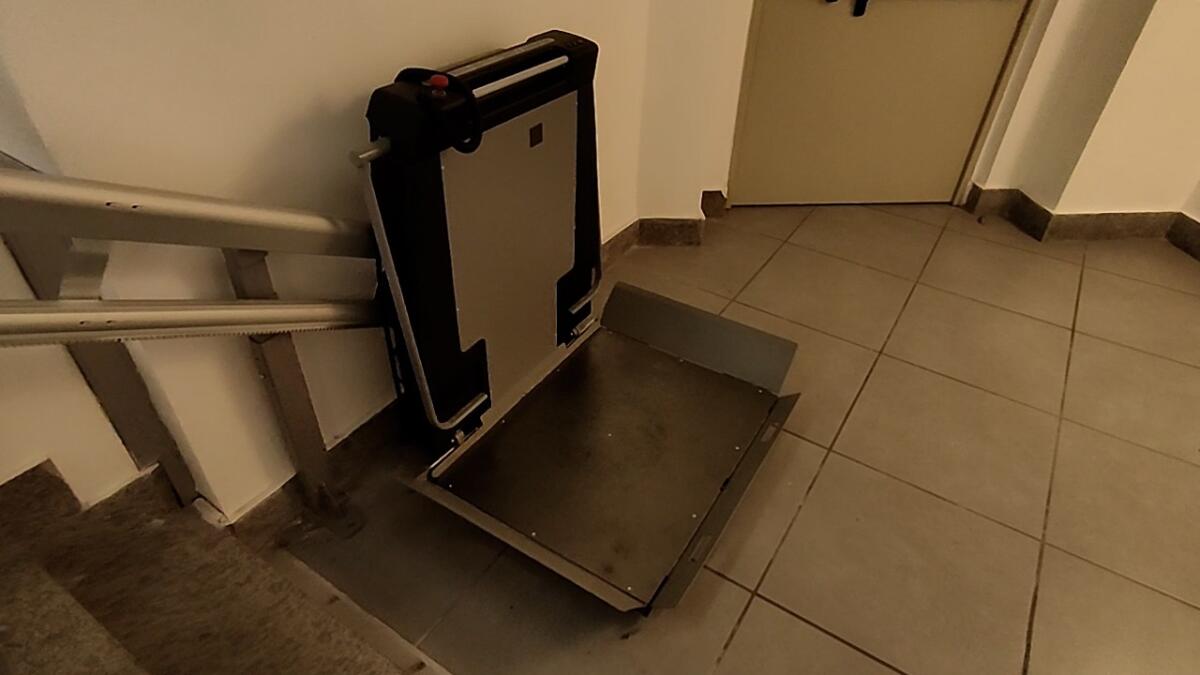 Vandali all’Autostazione di Avellino, presa di mira anche la pedana per i disabili. - 
