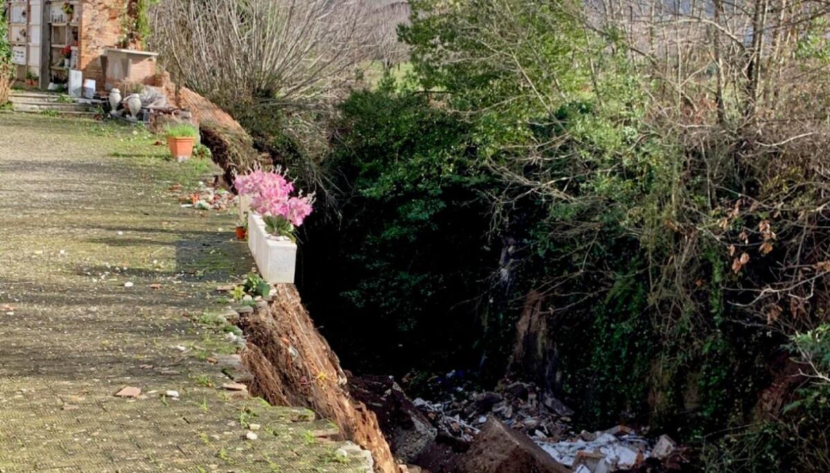 Sant'Agata de' Goti. Concluse operazioni di recupero dei feretri e dei cassettini-ossario - 