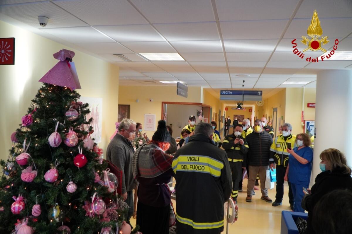 Befana dei Vigili del Fuoco ai bambini ricoverati al Moscati - 