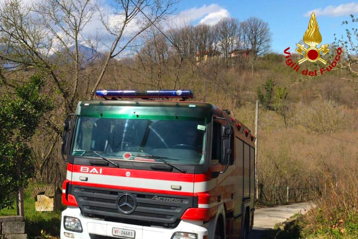 Travolto dal trattore, 45enne liberato dai Vigili del fuoco - 