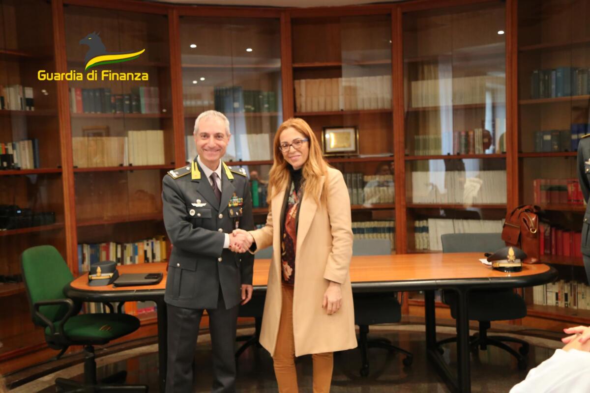 Proseguono incontri della Guardia di Finanza con gli studenti campani - 