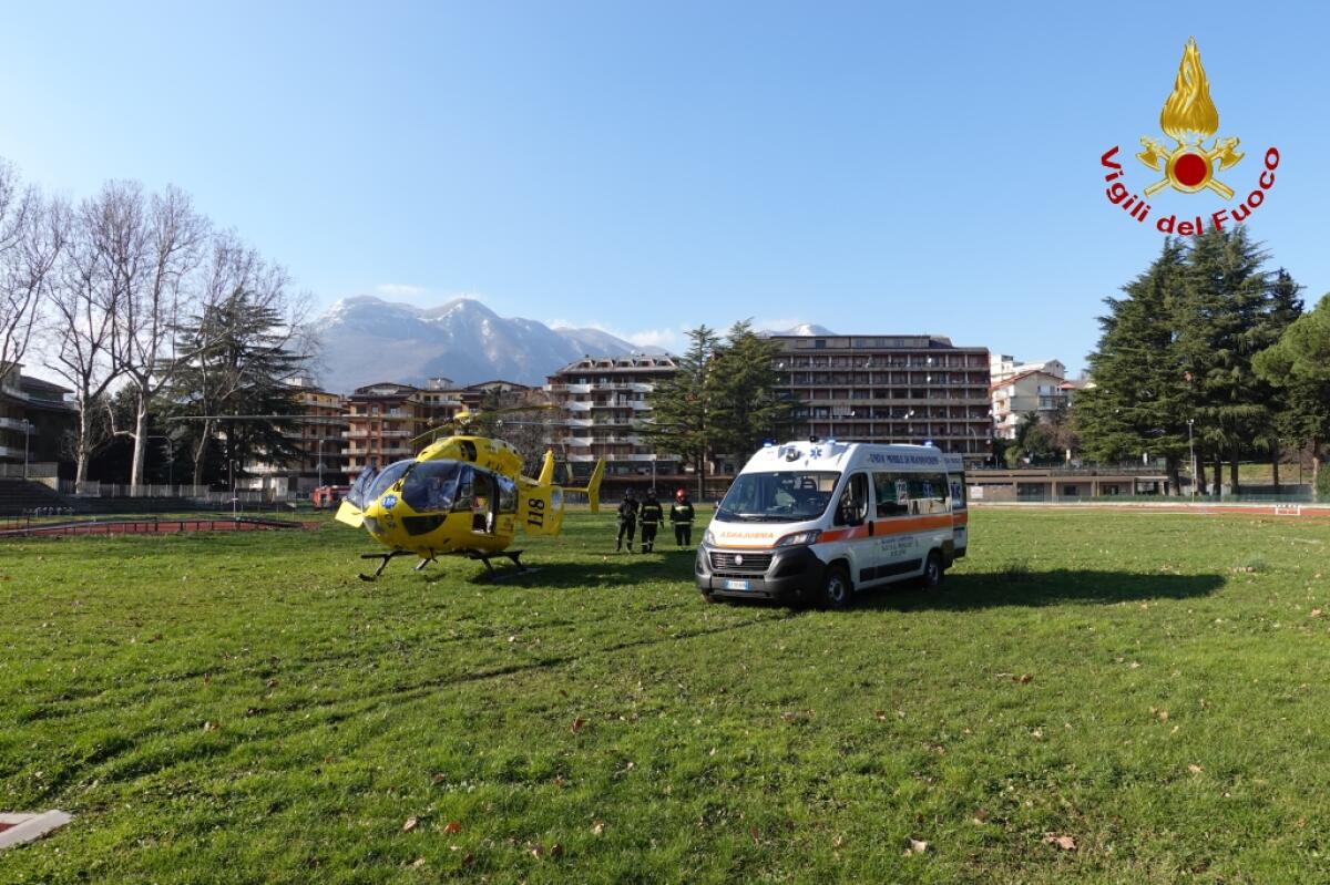 Neonata di 48 giorni trasferita in elimabulanza al Moscati per cure urgenti - 