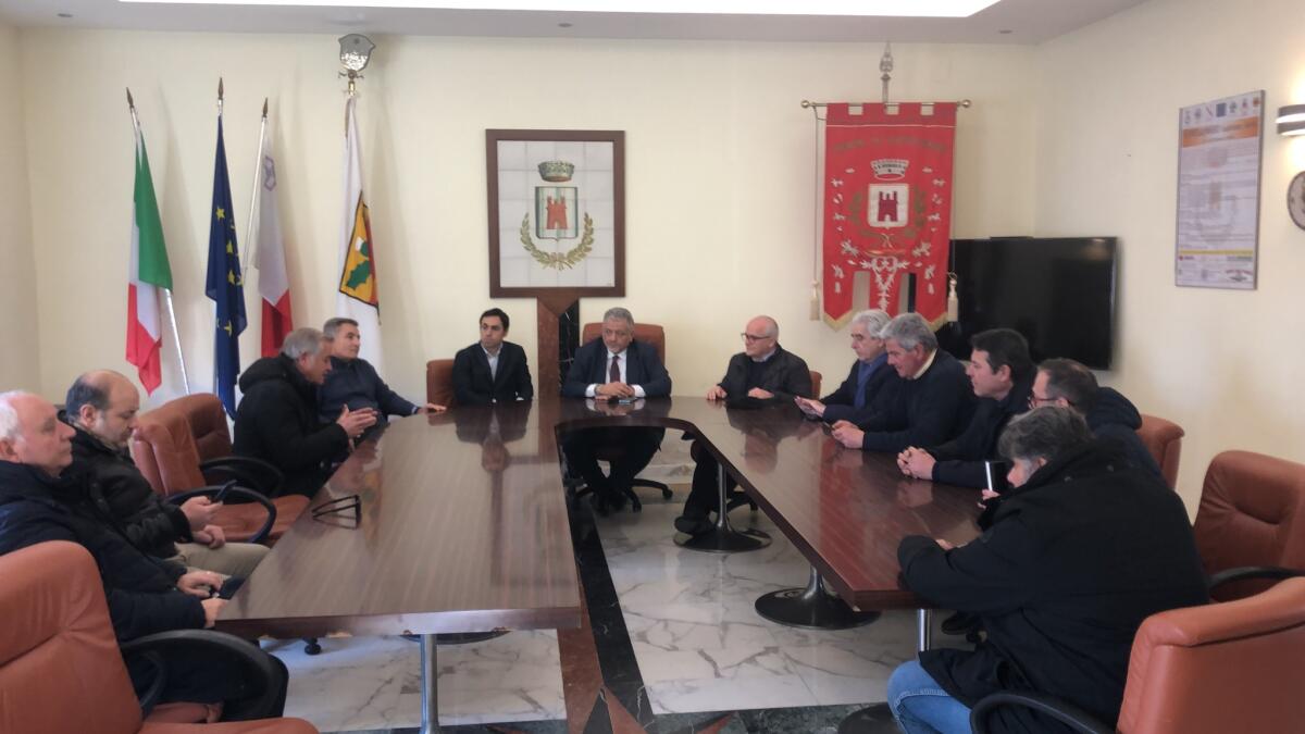 Il Senatore Matera a Castelvenere: “Il Ministro Lollobrigida pronto ad ascoltare proposte dei viticoltori” - 