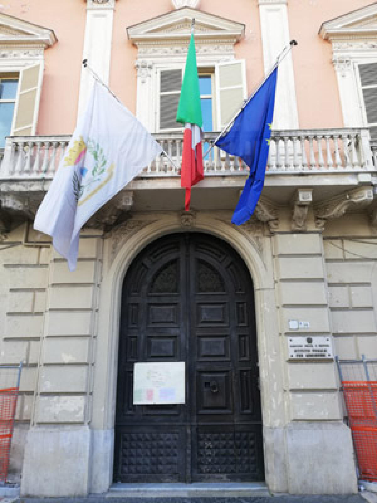 Hashish e telefonini nel Carcere di Airola - 