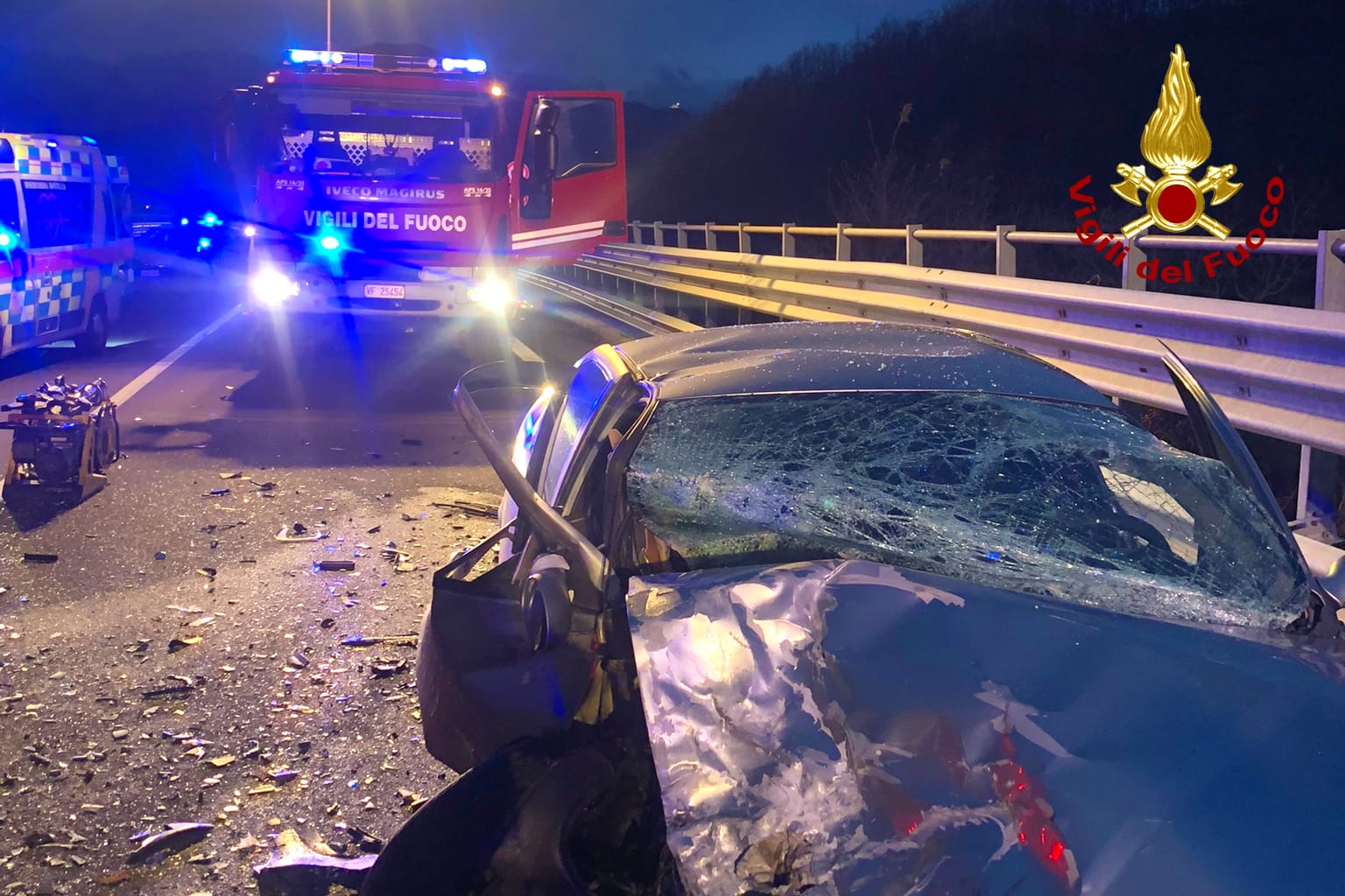 Scontro frontale tra due auto sull'Ofantina