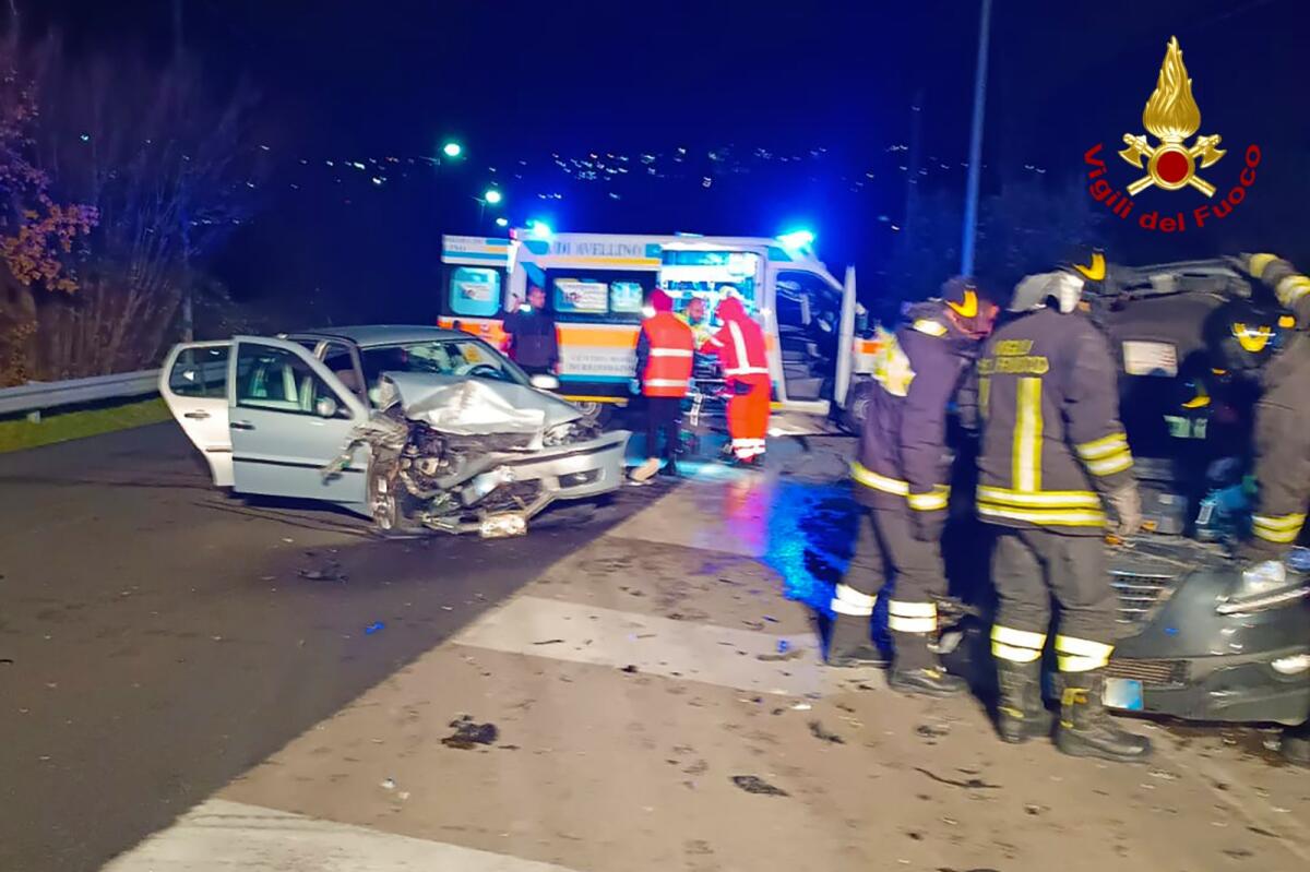 Quattro persone ferite in un incidente stradale - 