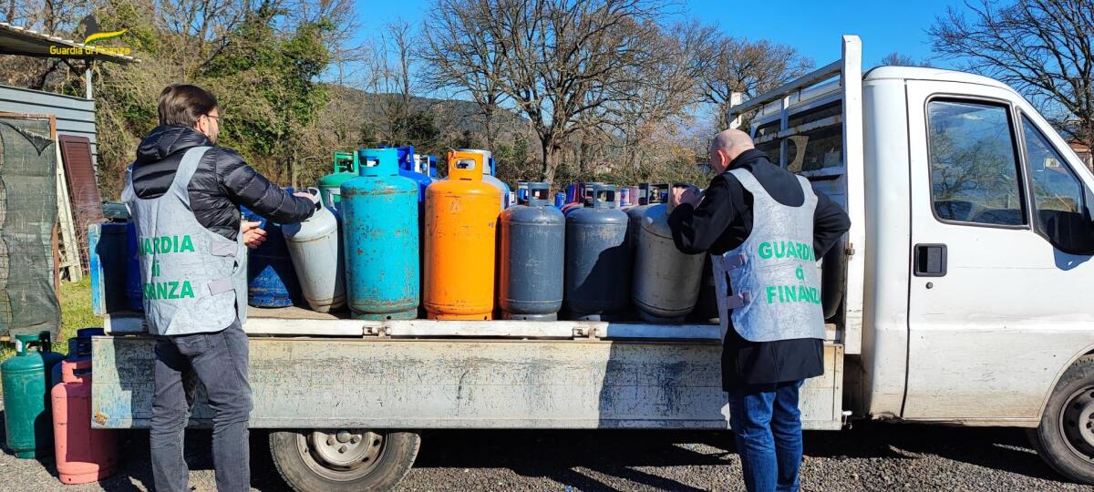 Scoperto commercio illecito di bombole Gpl - 