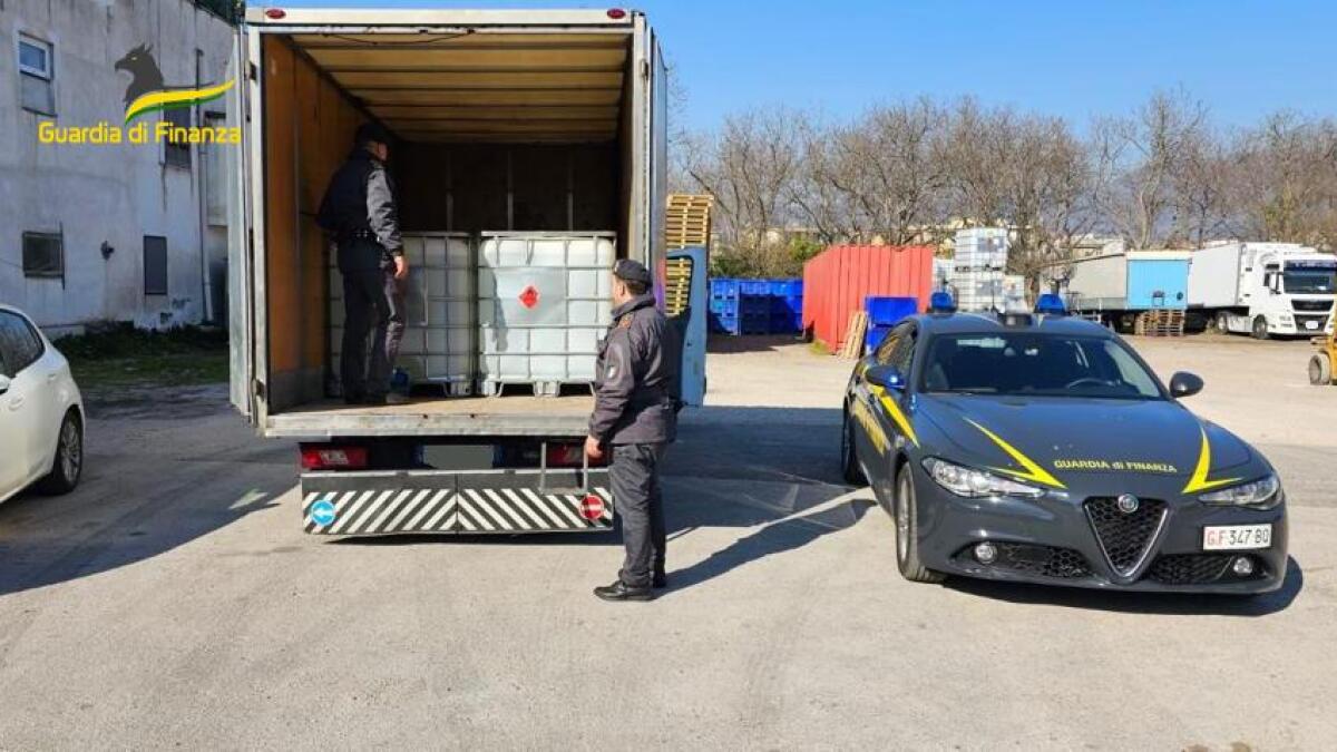 Sequestrati oltre 17 mila litri di alcol etilico di contrabbando - 