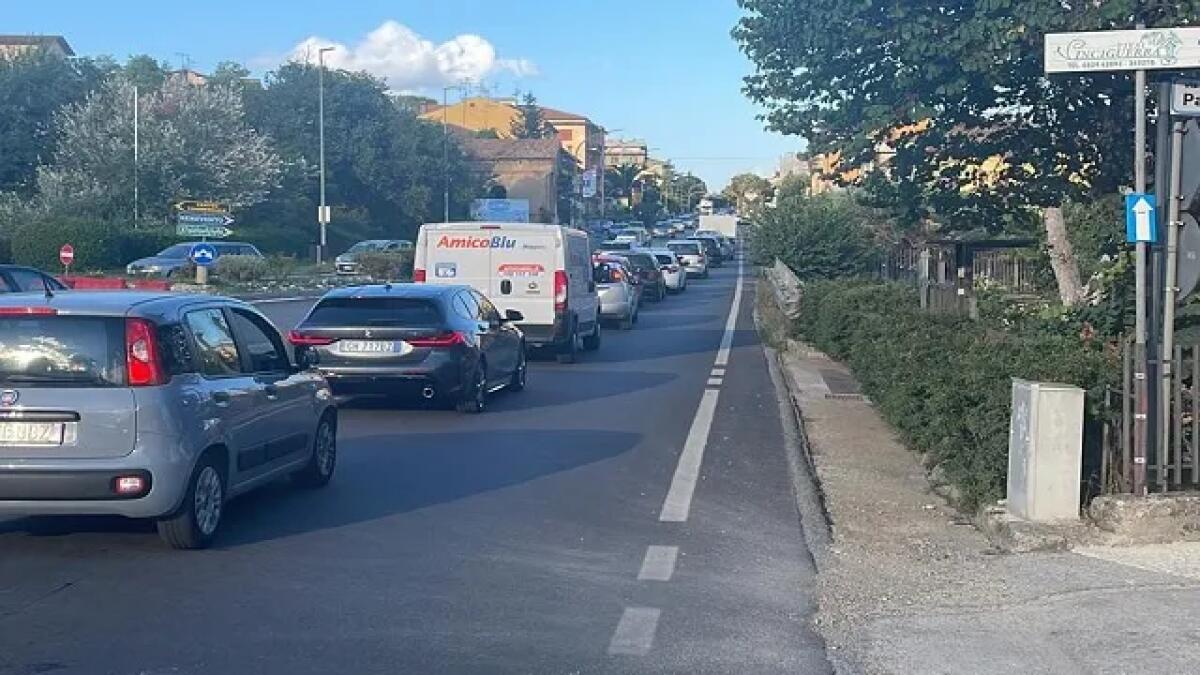 Istituito il senso unico alternato lungo la via Appia sino al 28 febbraio - 