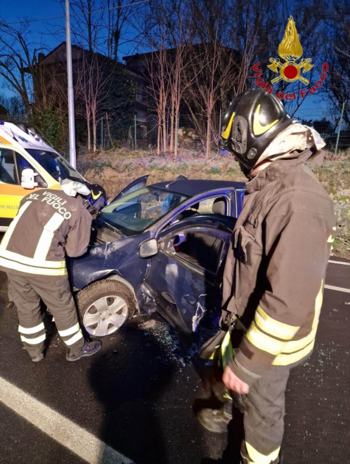 Scontro tra tre auto, un ferito grave - 