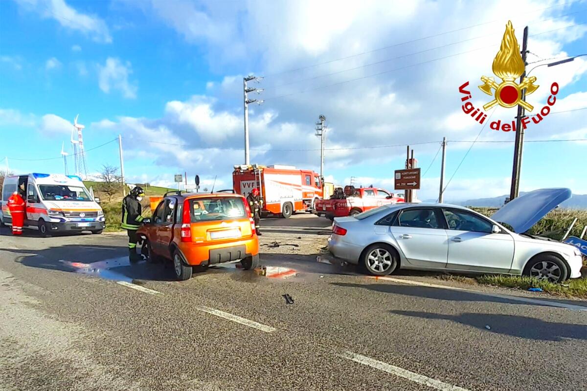 Un uomo e una donna feriti in un incidente stradale - 