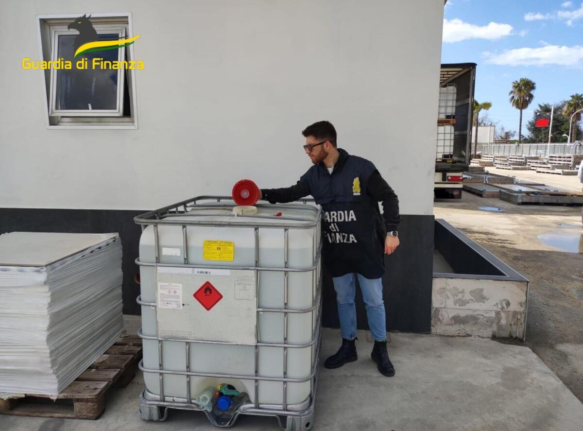 Sequestrati 22 mila litri di alcol etilico di contrabbando - 