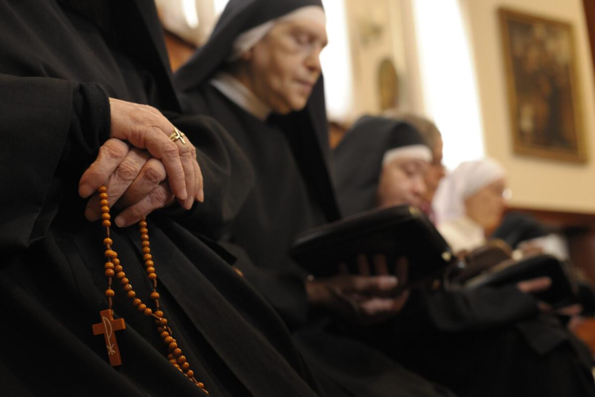 Giornata internazionale della Donna: dalle monache una donazione per i diritti delle donne afghane - 