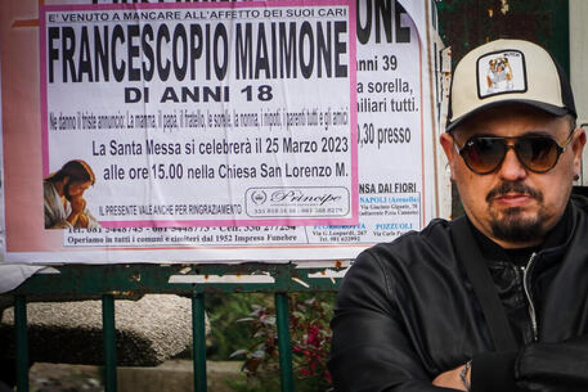 Giovane ucciso: omicida ripreso mentre si libera della pistola - 