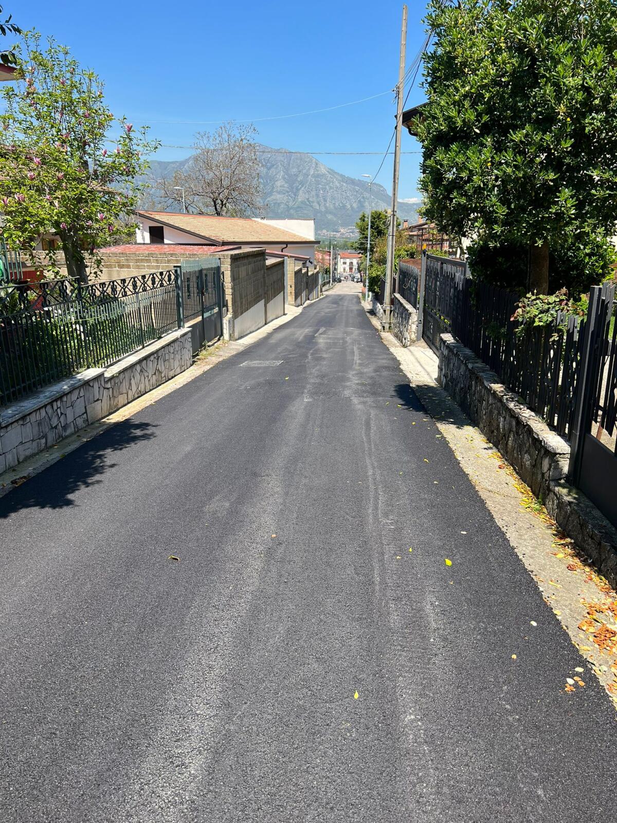 Cervnara. Avviati i lavori di sistemazione delle strade. - 