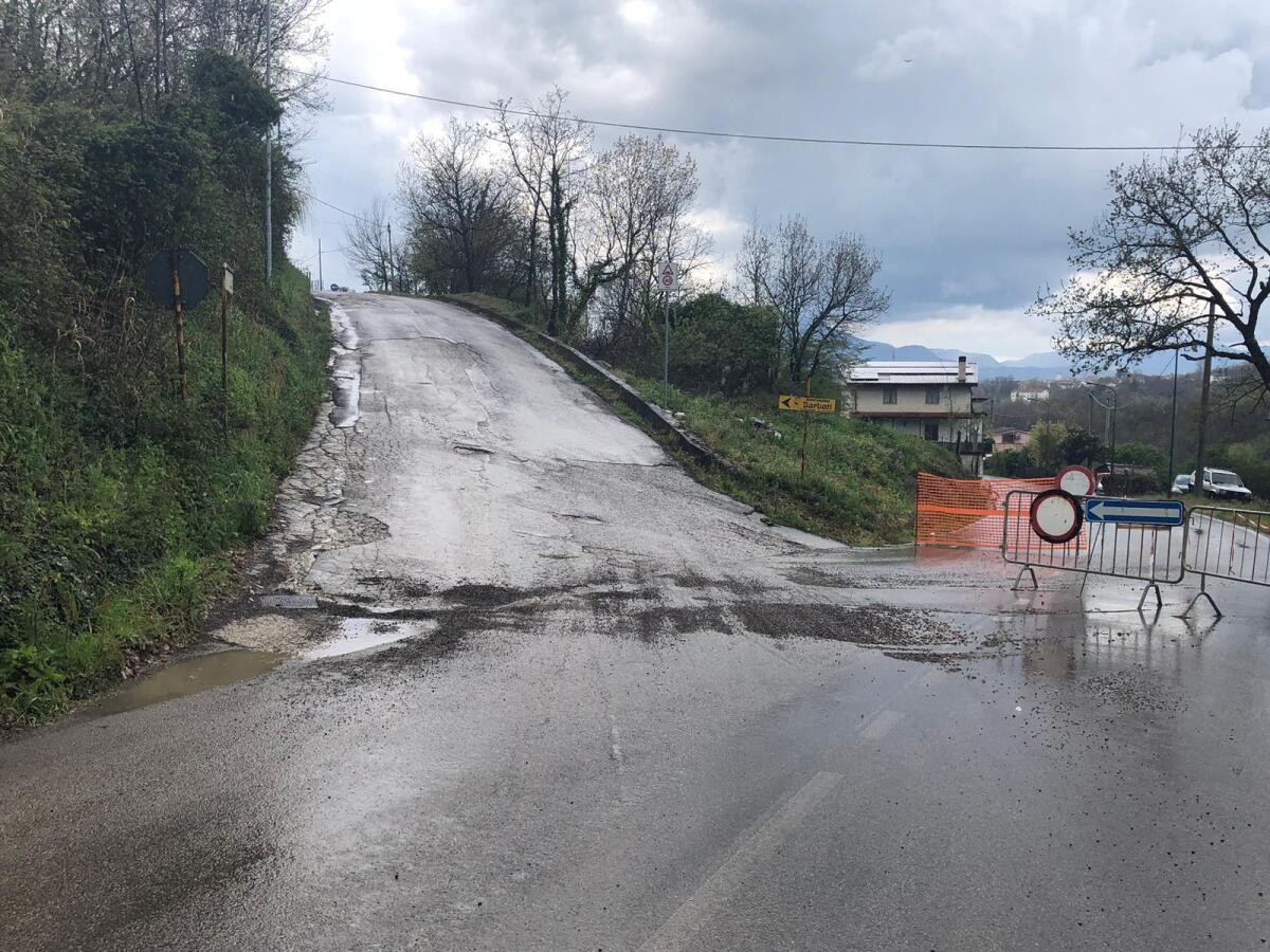 Roccabascerana. Dal 26 Aprile divieto di transito a tutti i vecoli su via Cuponi, ulteriori disagi per chi deve raggiungere Avellino - 
