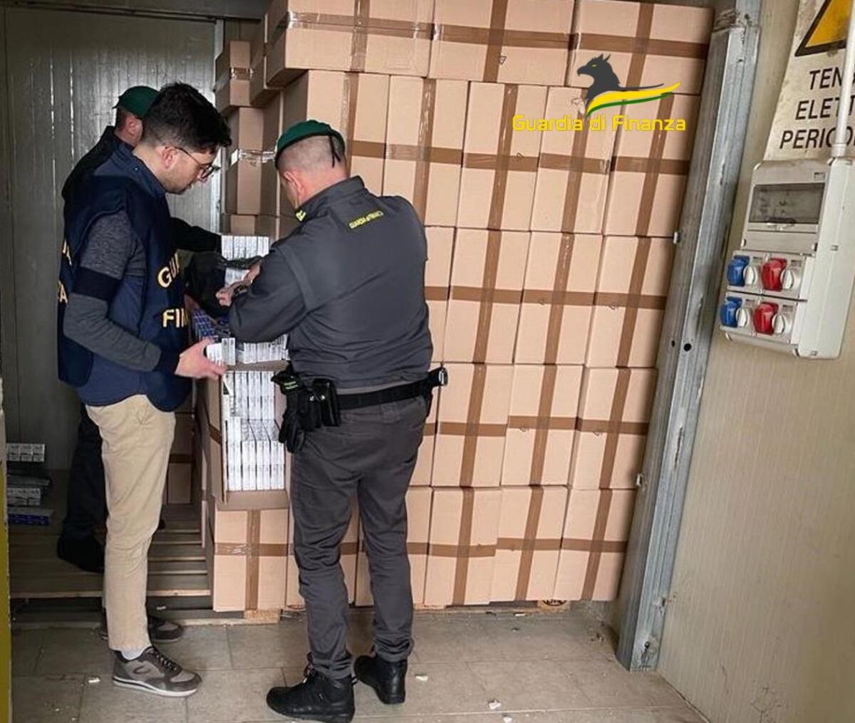 Sequestrate oltre 1,3 tonnellate di sigarette di contrabbando - 