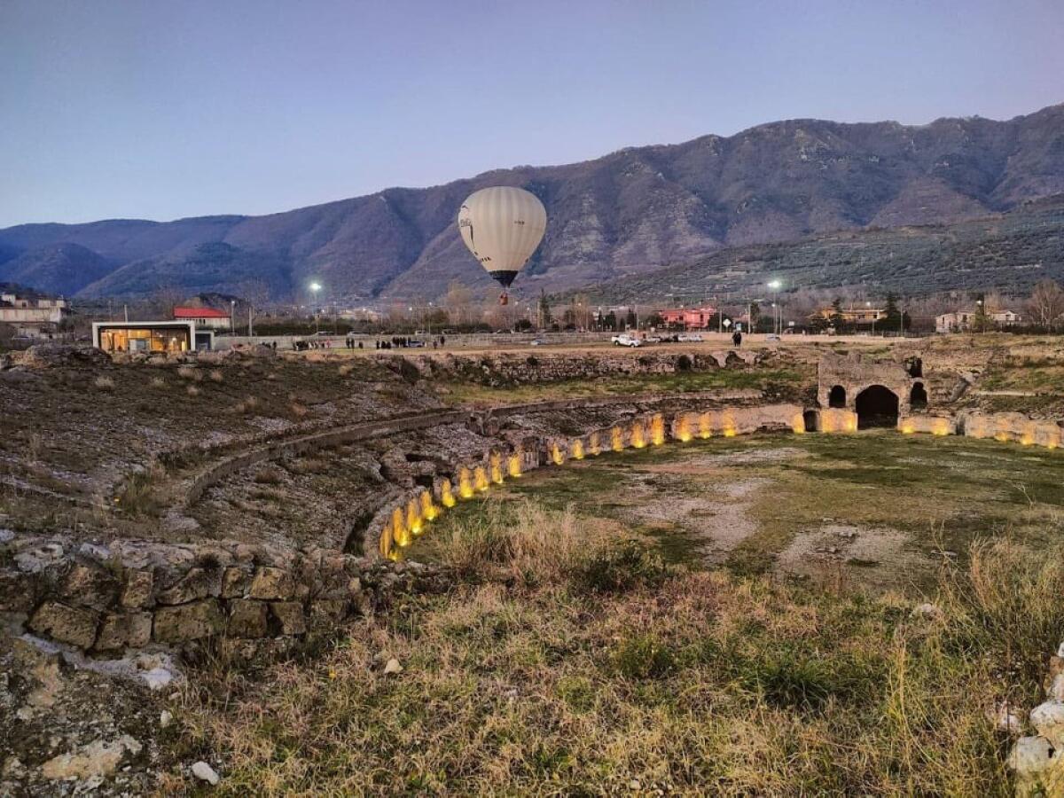 Avella. Domenica 28 maggio, mongolfiera in Anfiteatro. - 