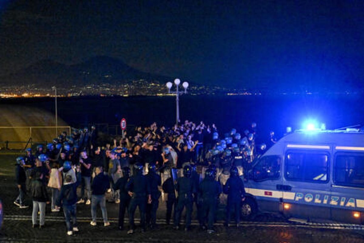 Tifosi dell'Ajax aggrediti, arrestati 6 ultras del Napoli - 