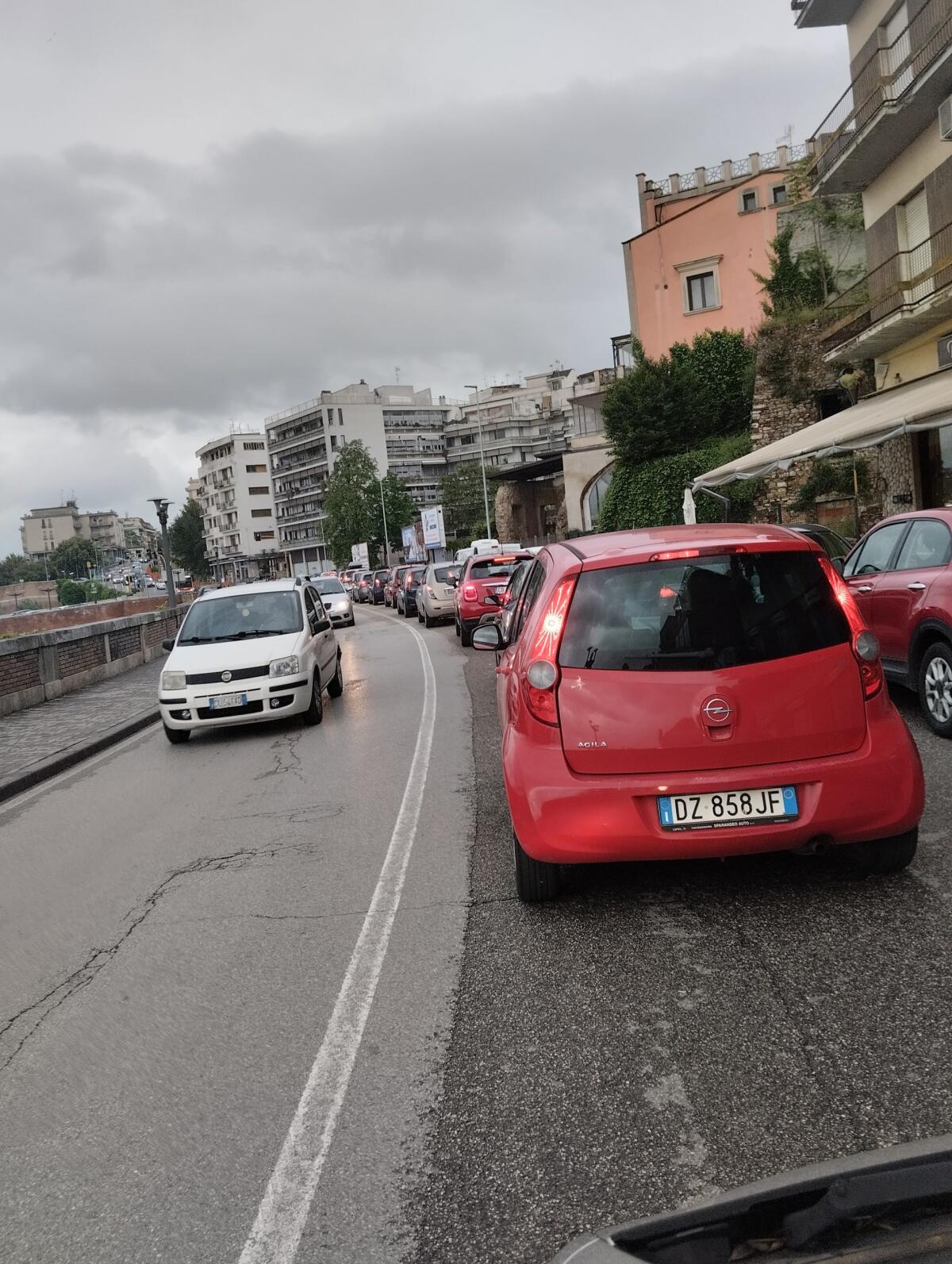 Benevento. Via Posillipo: ”Lasciate ogni speranza o voi che transitate”! - 