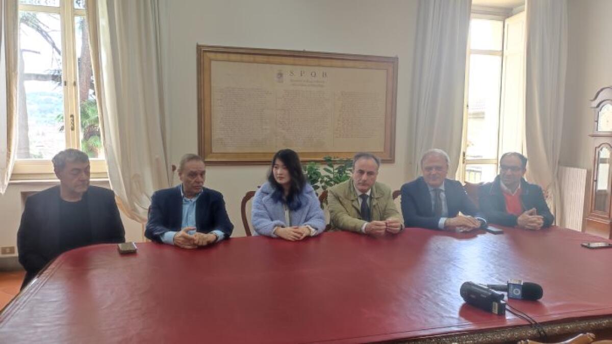 Mastella ribadisce "La comunità cinese è benvenuta, episodio violento da condannare" - 