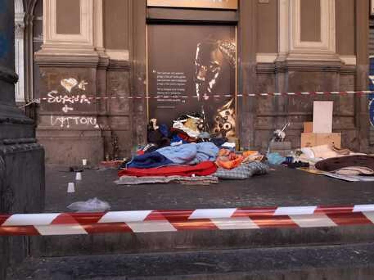 Agente municipale colpito alla testa con una spranga di ferro, spara e ferisce aggressore - 