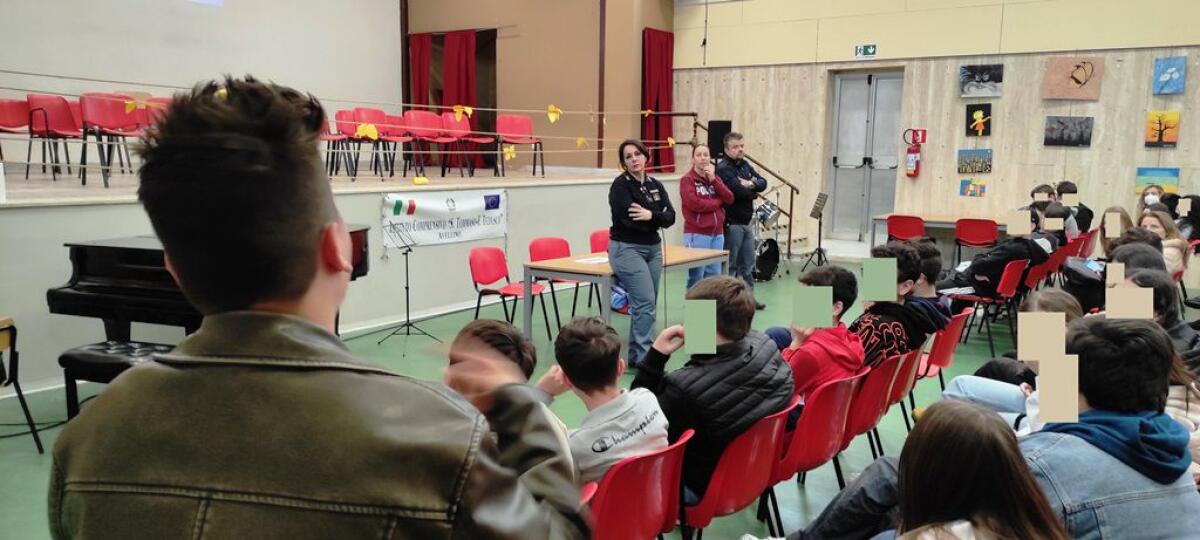 Polizia di Stato incontra studenti di ogni ordine e grado della Provincia di Avellino - 