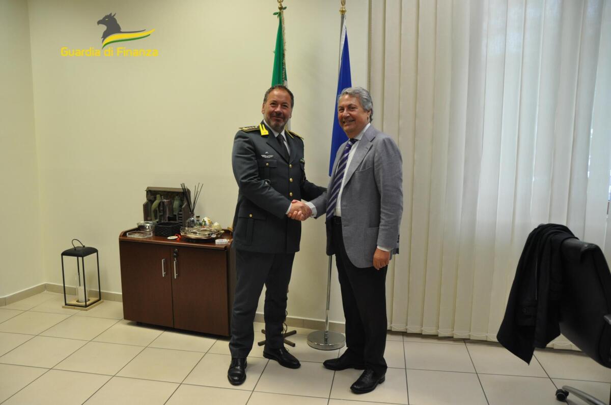 Visita del Commissario straordinario della Camera di Commercio al Comando Prov. le Guardia di Finanza. - 