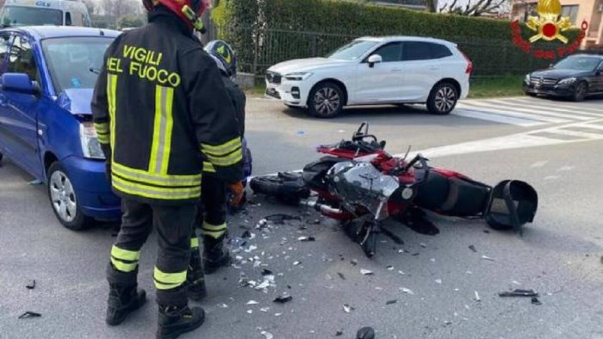 Perde controllo scooter e si schianta contro un muro, muore un 45enne - 