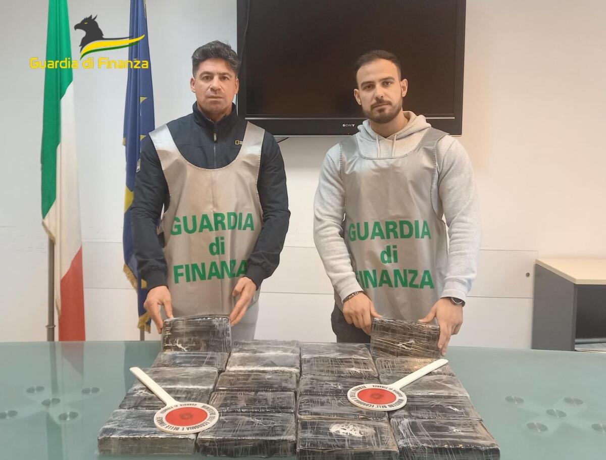 Sequestrati 22 kg di cocaina purissima, in manette un 38enne - 