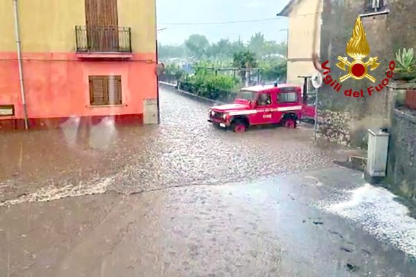 Maltempo in Irpinia,  45enne muore travolto dalla sua auto