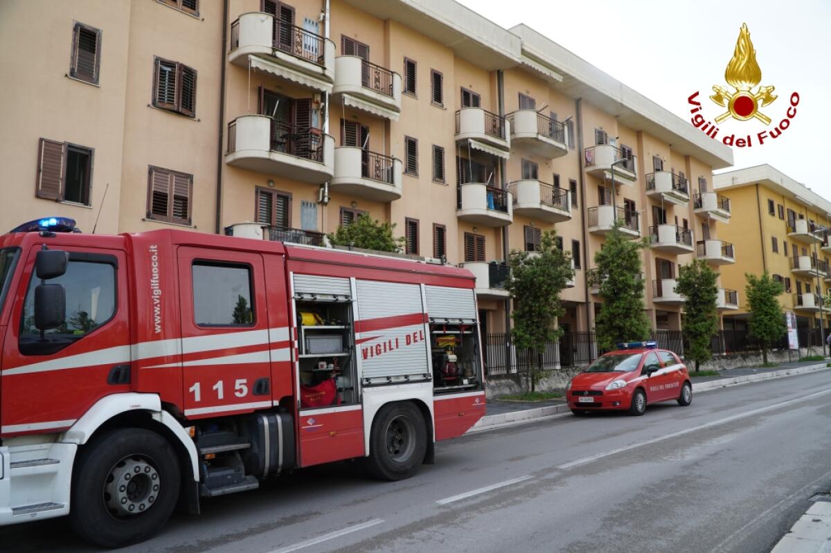 Avellino. Principio di un incendio in una abitazione - 