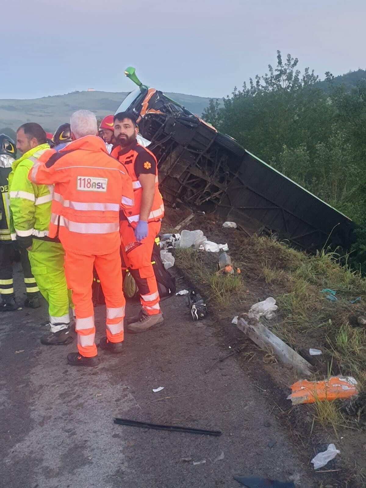 Incidente su A16, grande lavoro del 118 - 
