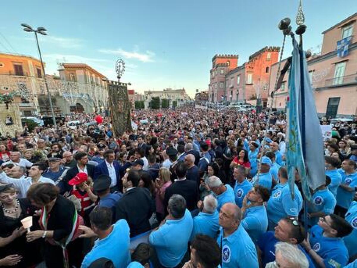 In migliaia alla fiaccolata per Giulia - 
