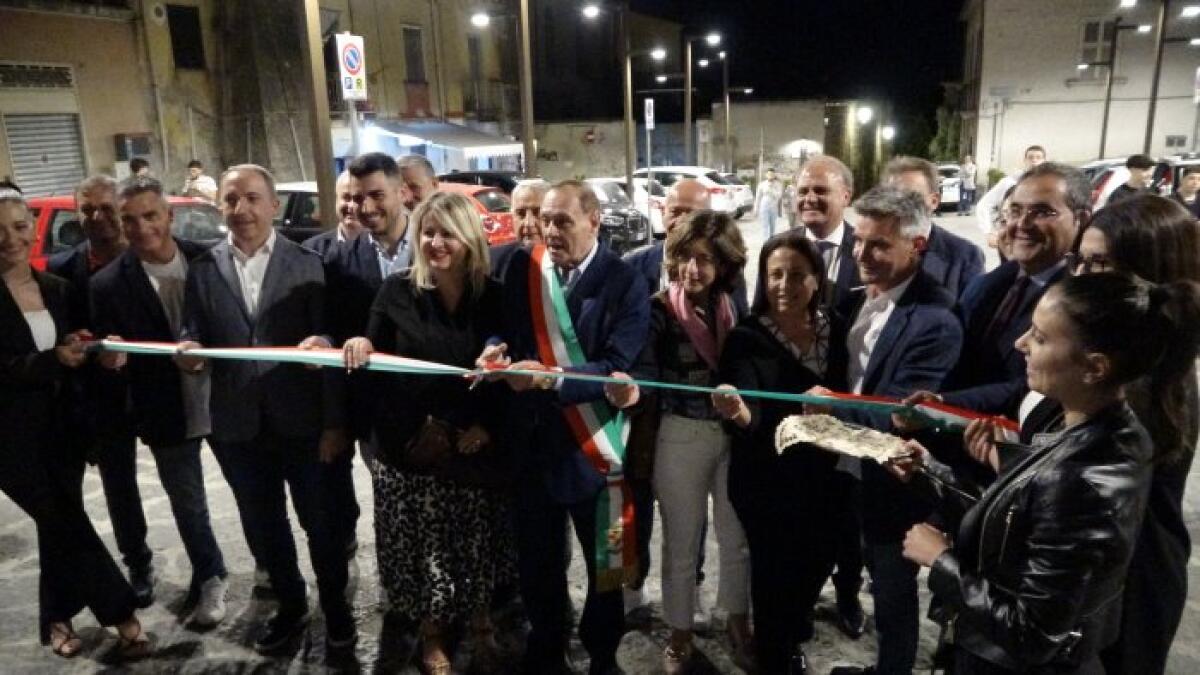 Mastella ha inaugurato Piazza Piano di Corte - 