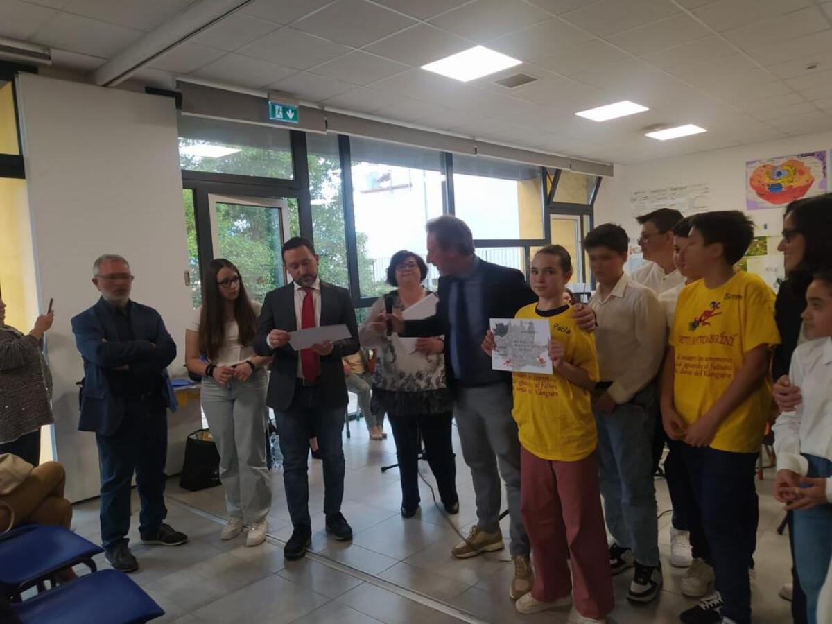 Premiazioni dei ragazzi che hanno partecipato alle Olimpiadi del Kangourou. - 