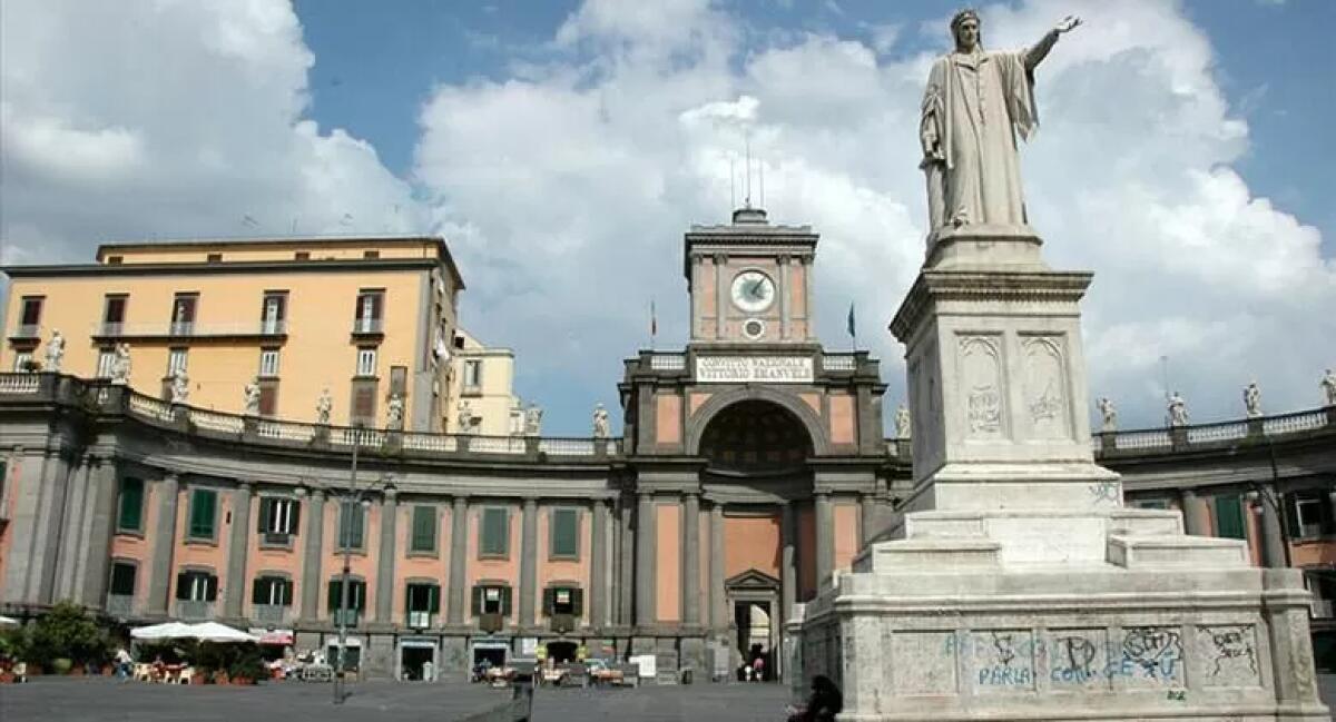 Cochard aggredisce con sbarra di metallo turisti e carabinieri. - 