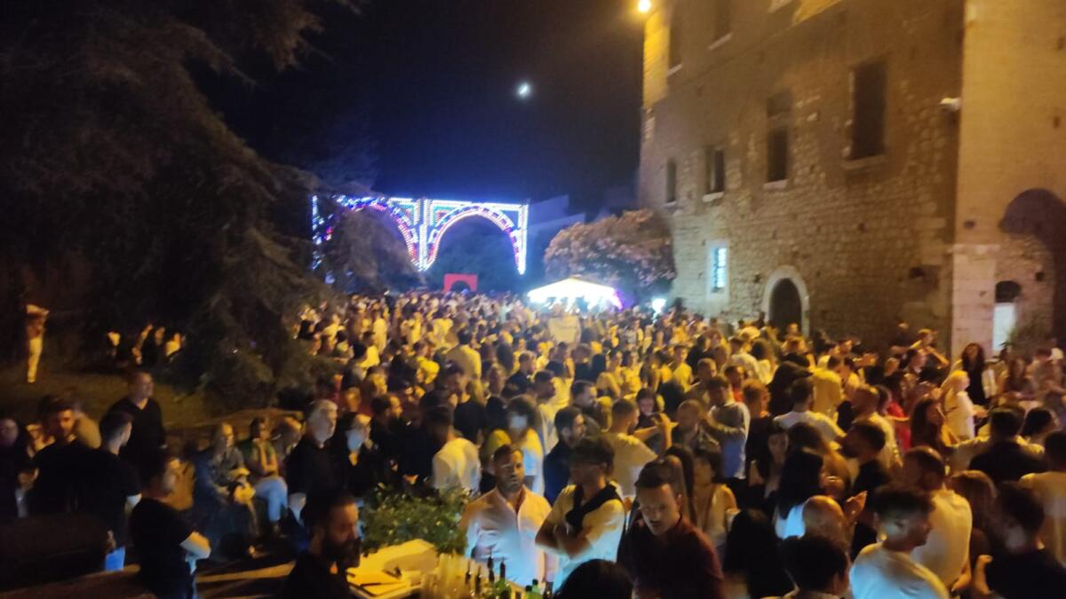 Montesarchio. Successo per Aperiloco in Villa - 