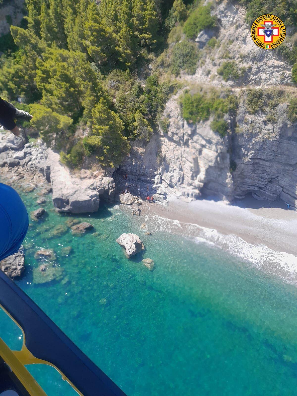 53enne ferito dopo una caduta di tre metri da una roccia - 
