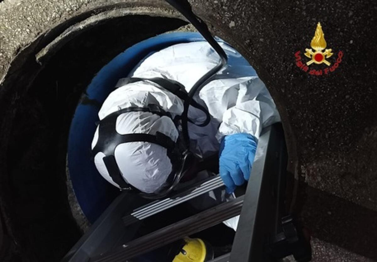 Operaio muore mentre ripara una condotta idrica in un tombino - 