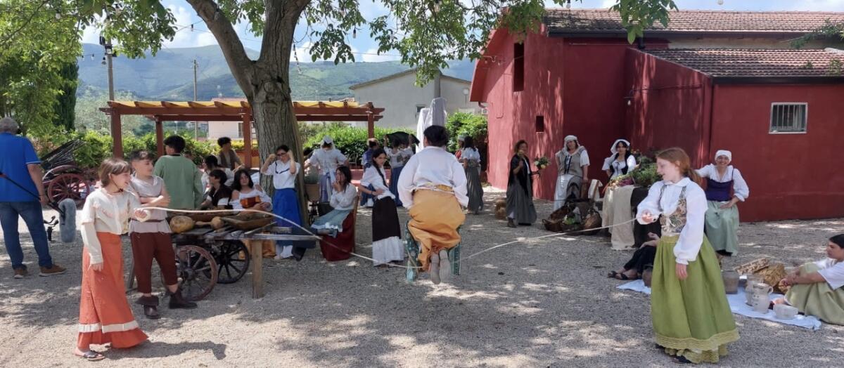 I.C. Vanvitelli Airola: alunni, docenti e genitori protagonisti del cortometraggio “Dalla Luce al Lustro” per il Progetto Scuola Viva - 