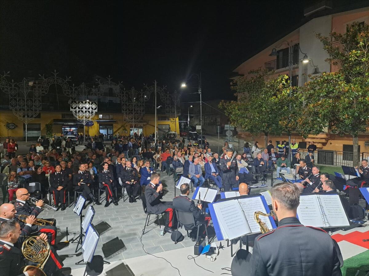 Cesinali. Grande successo per il concerto della Fanfara dei Carabinieri. - 