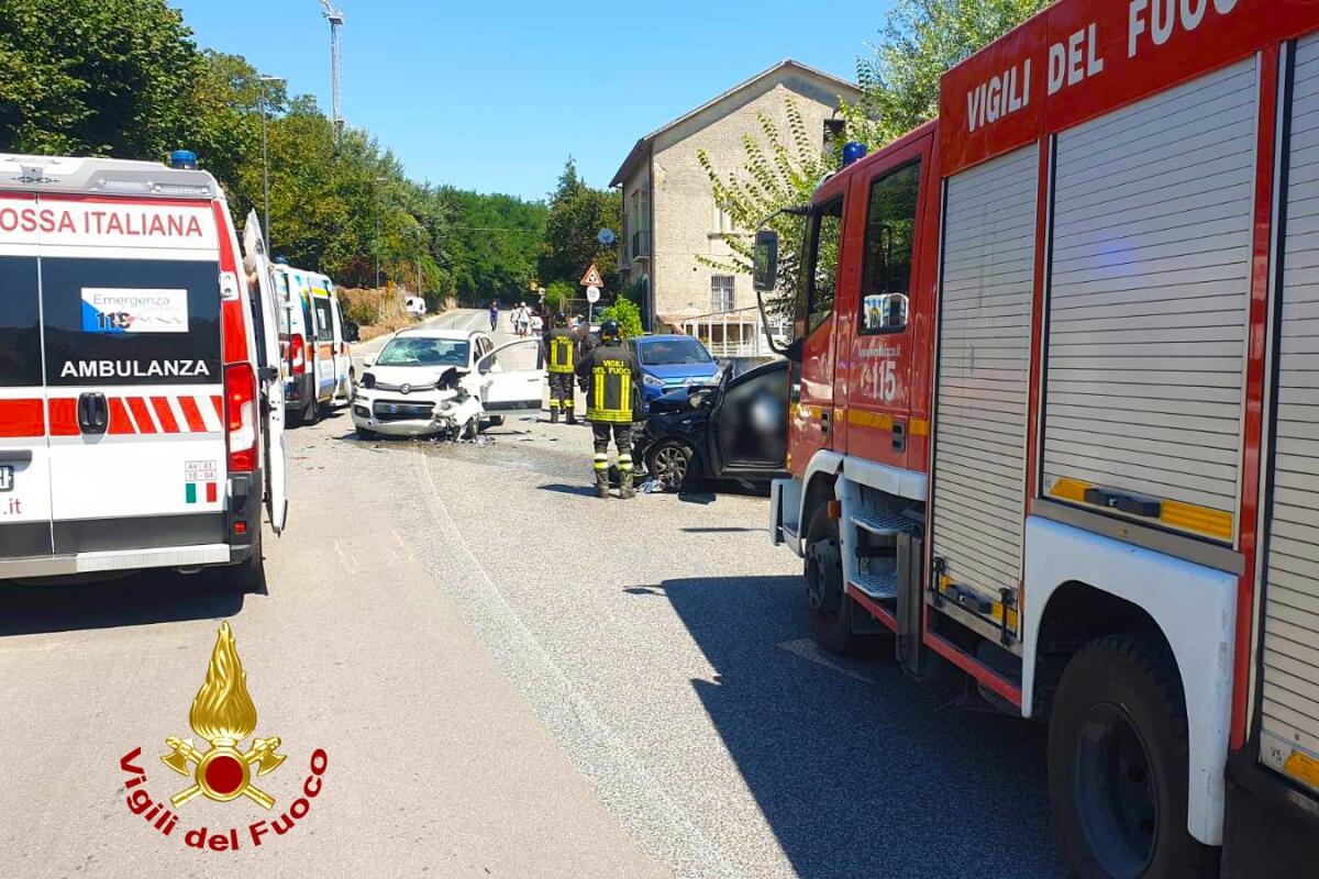 Tre persone ferite in un incidente stradale - 