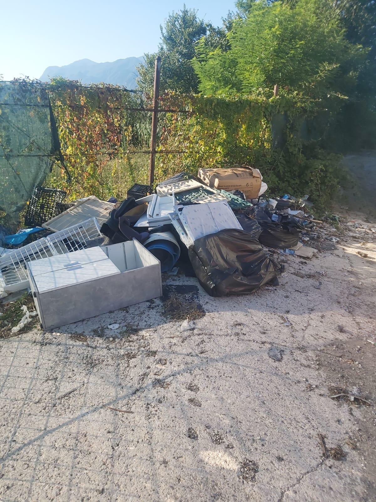 Montesarchio. Rimossi i rifiuti abbandonati il vari punti del territorio - 