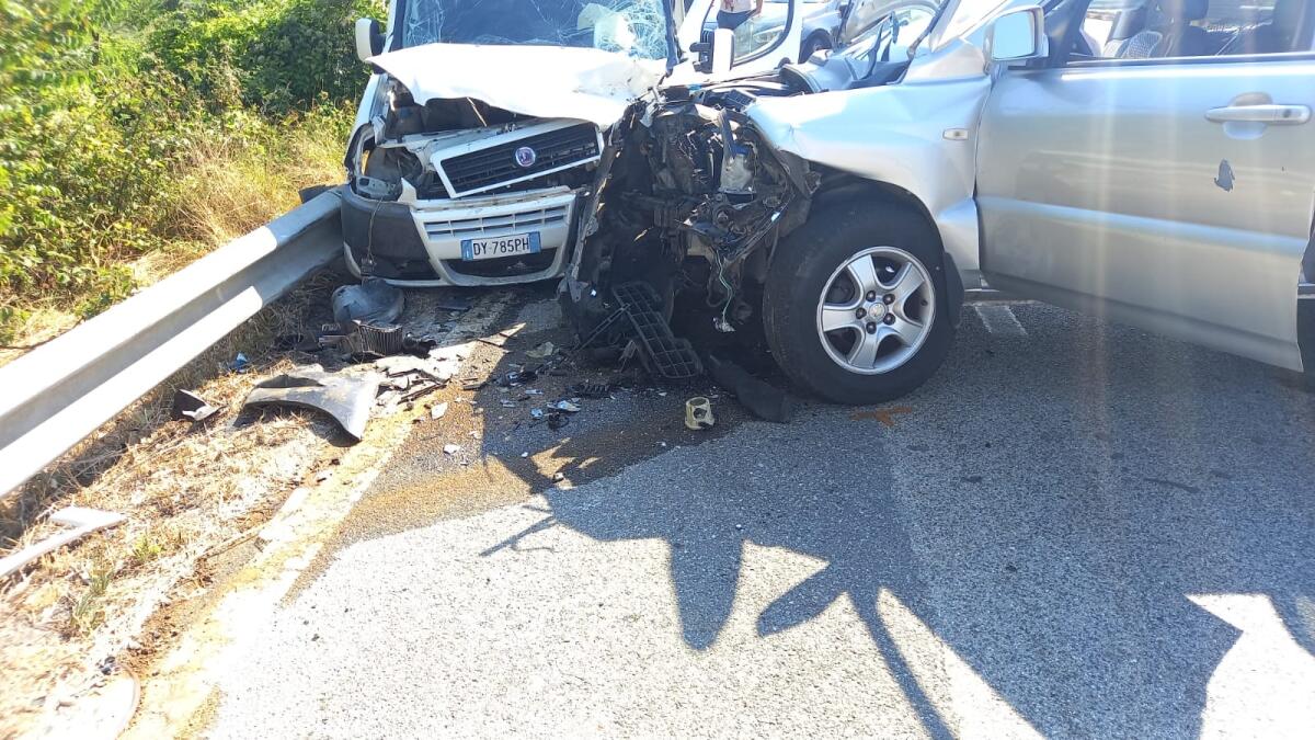Incidente sulla Telesina, due le persone ferite - 
