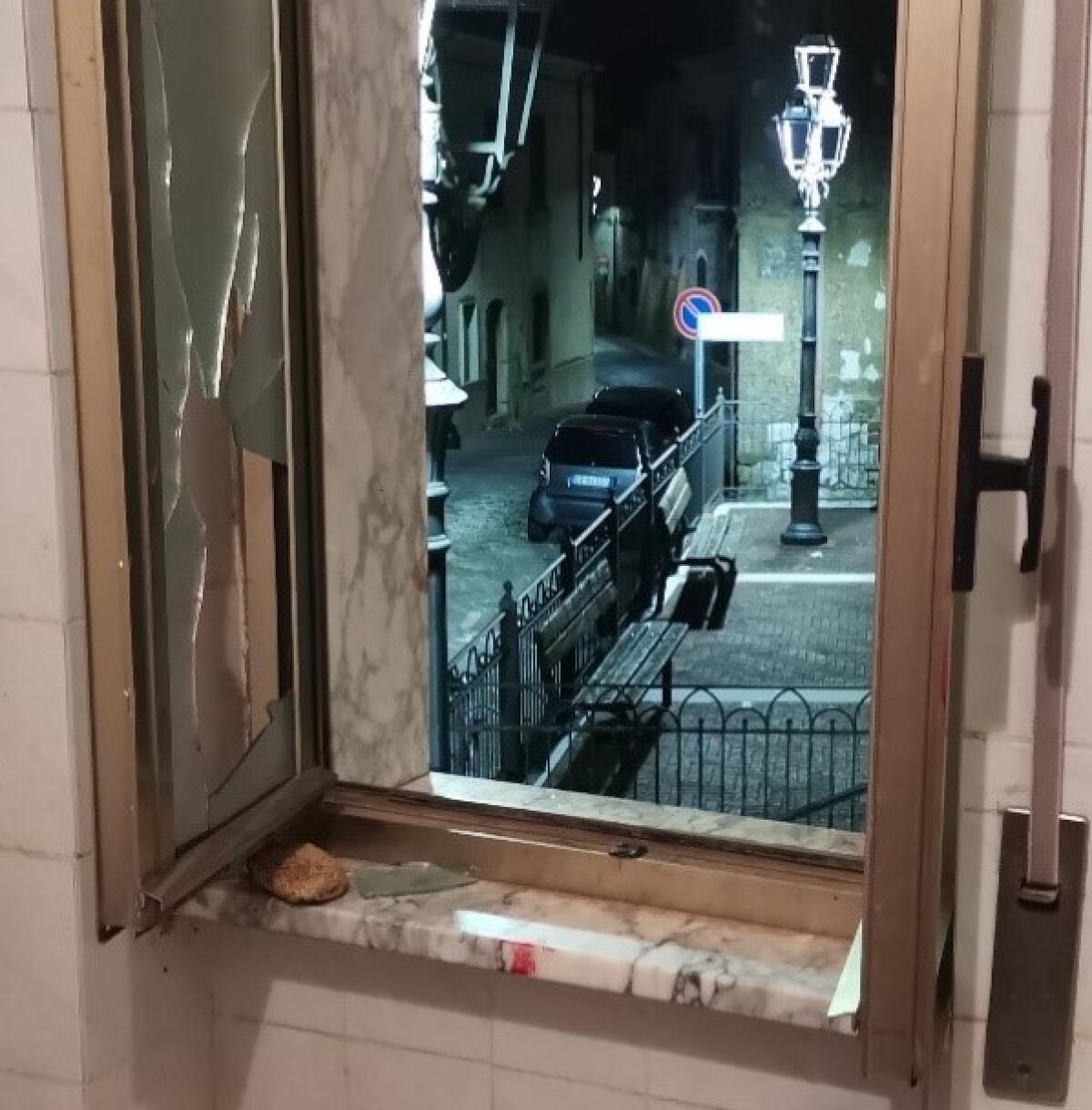 Arpaia. 90enne coraggioso, mette in fuga un ladro e lo fa arrestare. - 