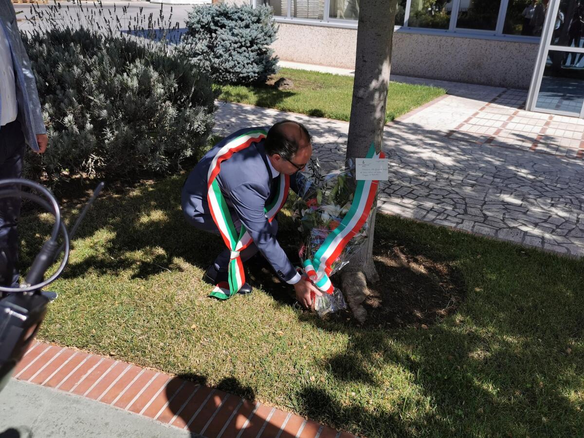 Deposto un fascio di fiori in ricordo dell’operaio Pellegrino Ciotta. - 